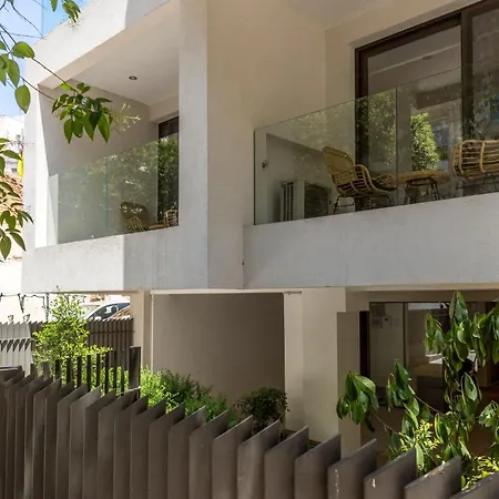 Apartment Cubes Living Goudi *